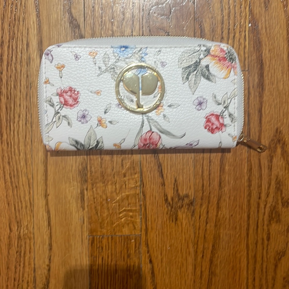 Persaman New York made in Italy brand new without tags women’s wallet floral
